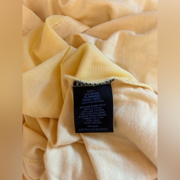 NWOT Yellow International Concepts Sleeveless Blouse - Picture 7 of 9